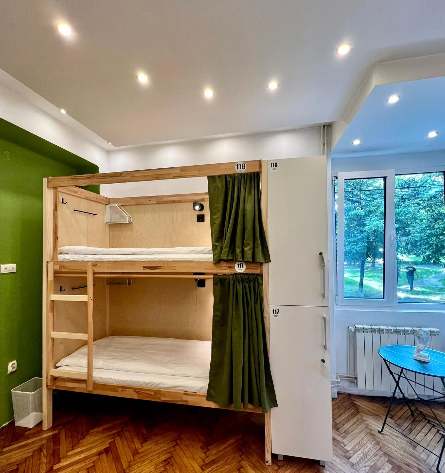 Cabbage Hostel Belgrade Extérieur photo