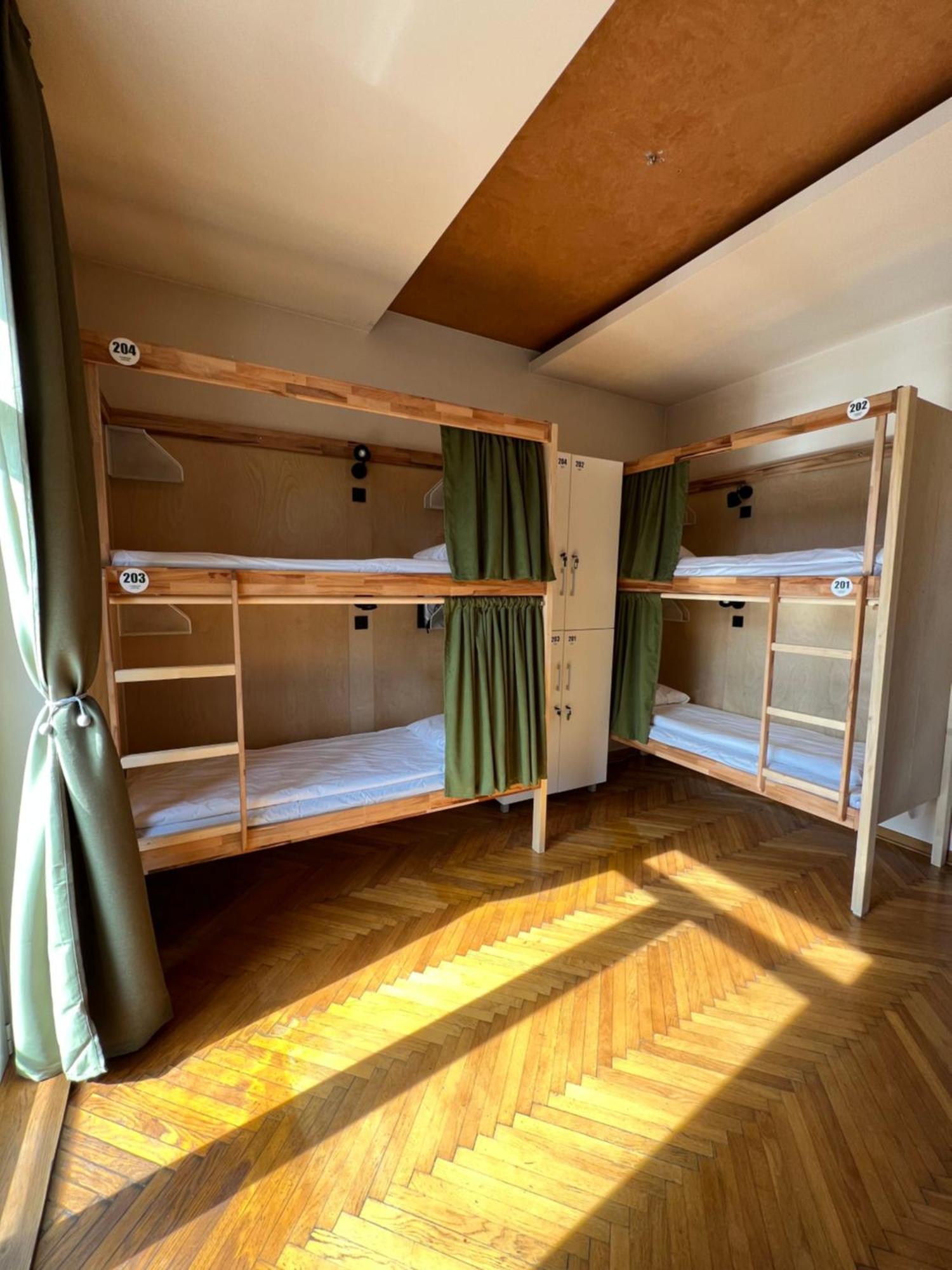 Cabbage Hostel Belgrade Extérieur photo