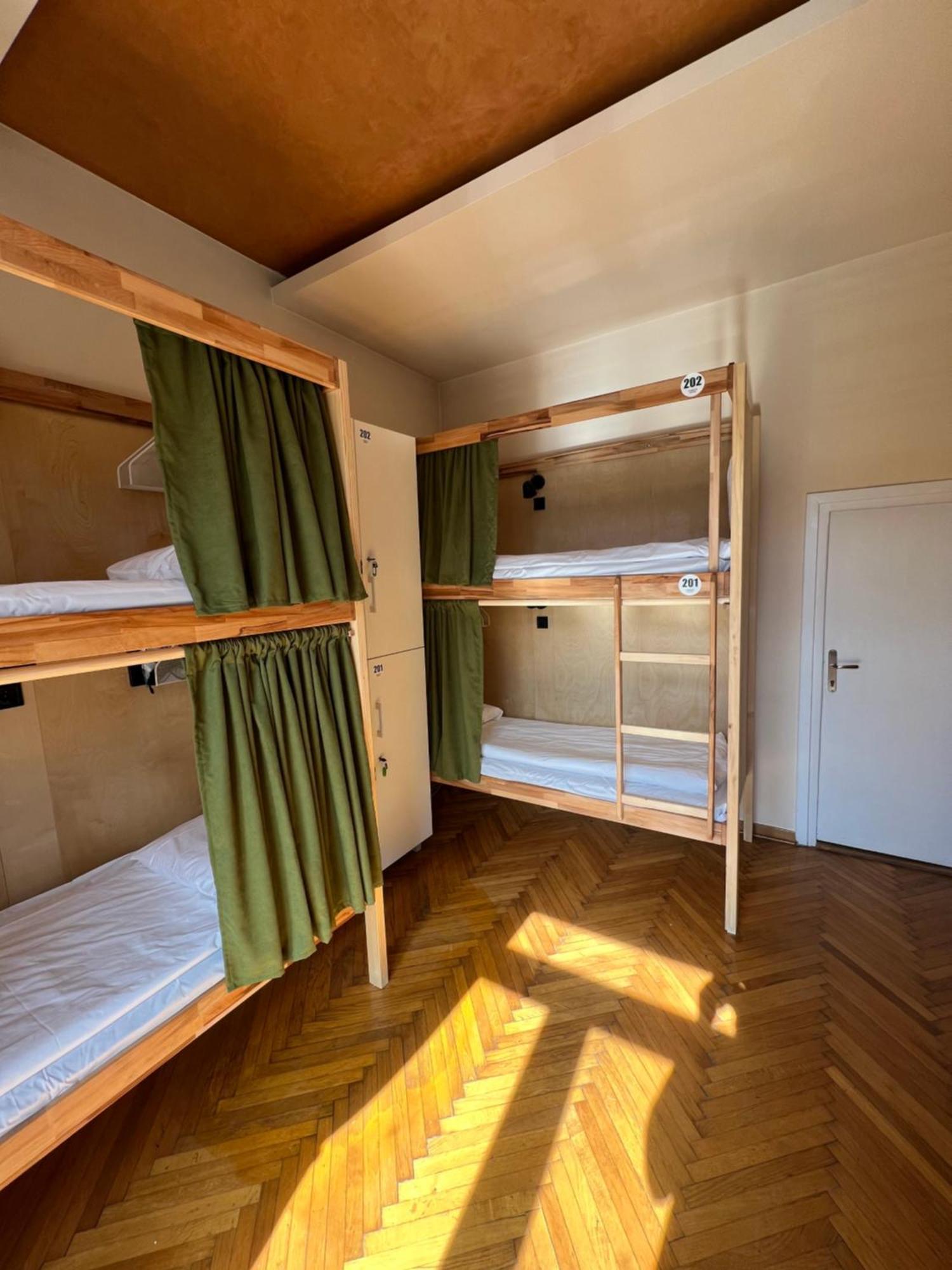 Cabbage Hostel Belgrade Extérieur photo